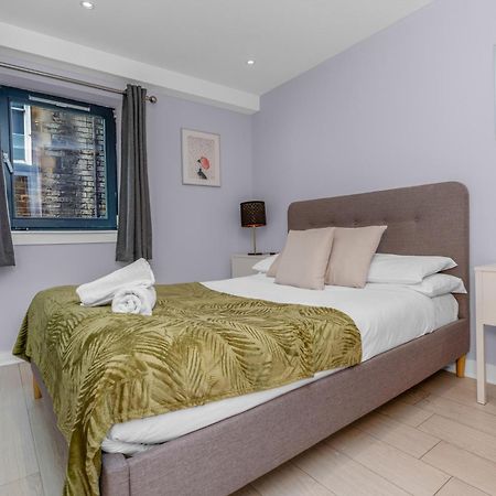 Gorgeous Old Town Hideaway Apartment Единбург Екстериор снимка