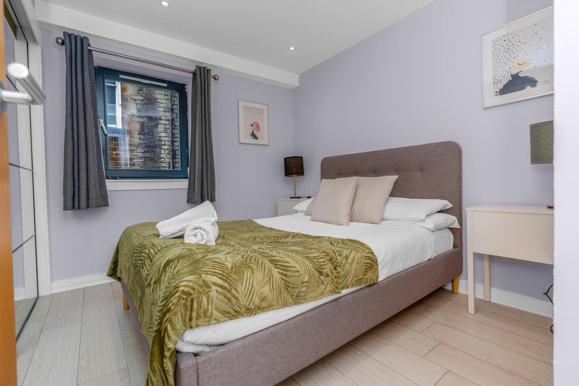 Gorgeous Old Town Hideaway Apartment Единбург Екстериор снимка
